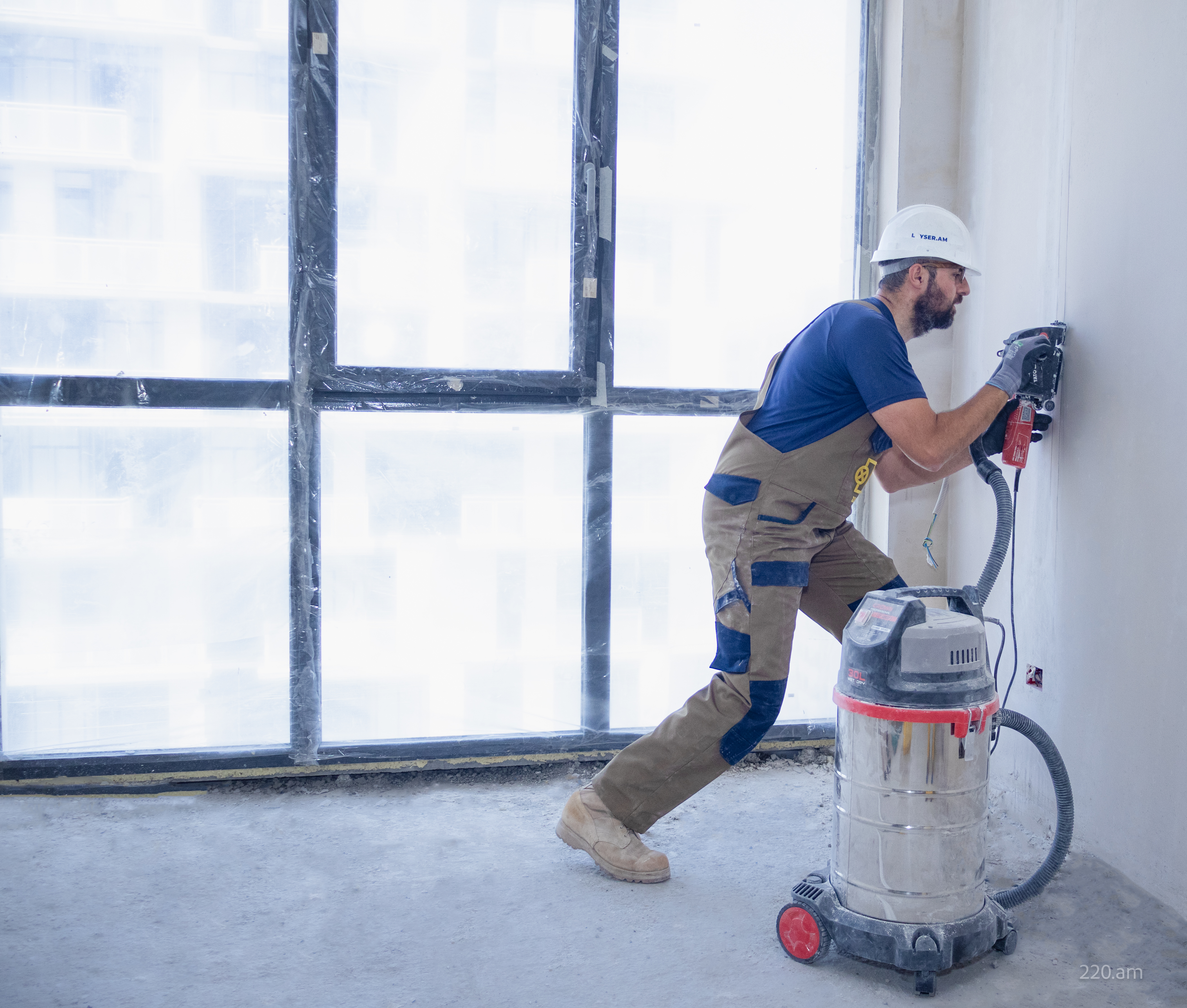 Electrical workers background